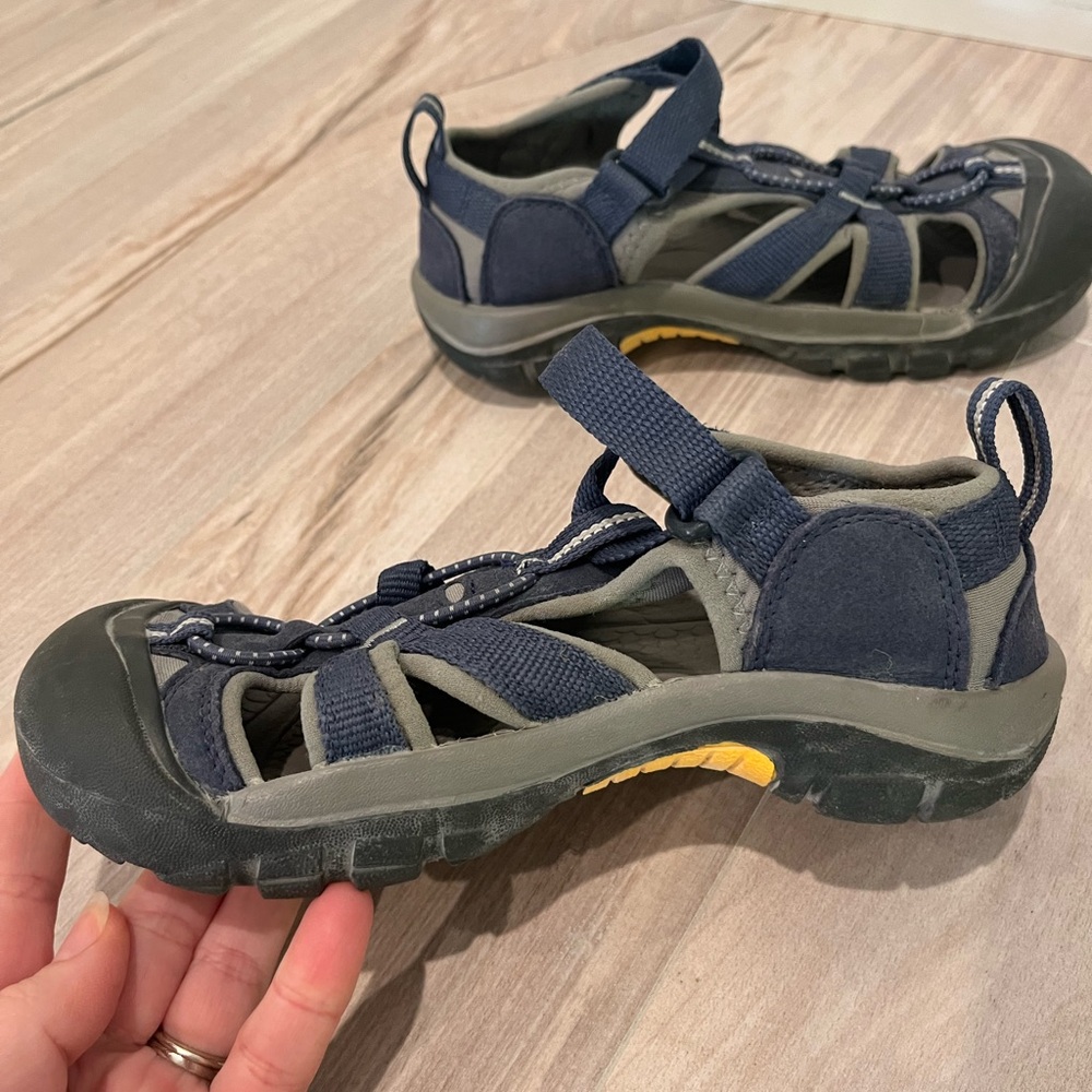 KEEN Kids' Dark Blue and Gray Sandals Size 1 - Picture 2 of 11